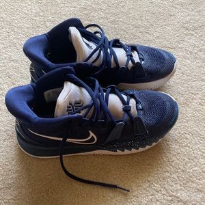 Kyrie Irving Basketball Shoes Size 8.5 Mens